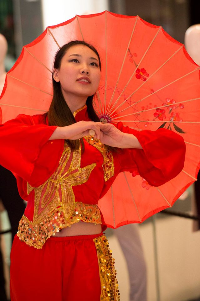 Chinese-Umbrella-Dancers-London