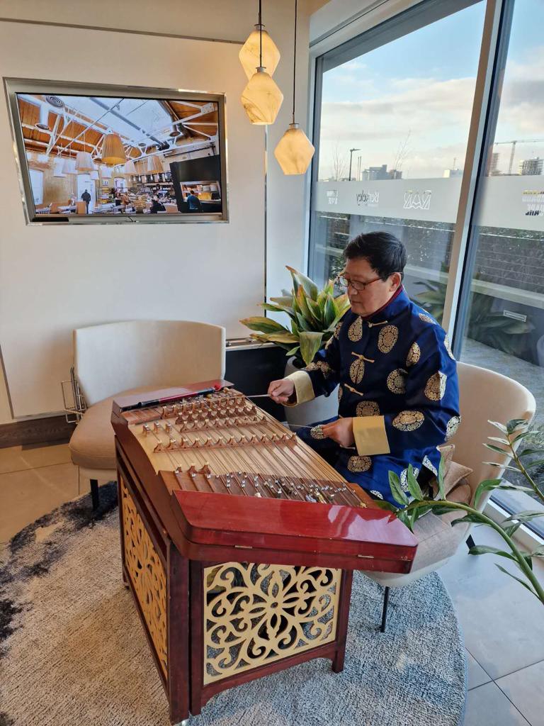 Chinese Dulcimer Player in London