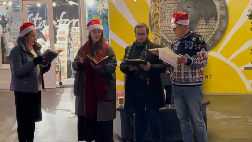 London Carol Singers (2)