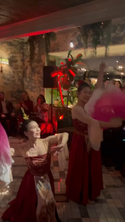 Chinese Fan Dancers in London