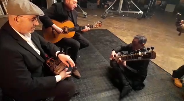 Autumn Leaves - Fusion of Spanish Guitar, Sitar and Darbouka